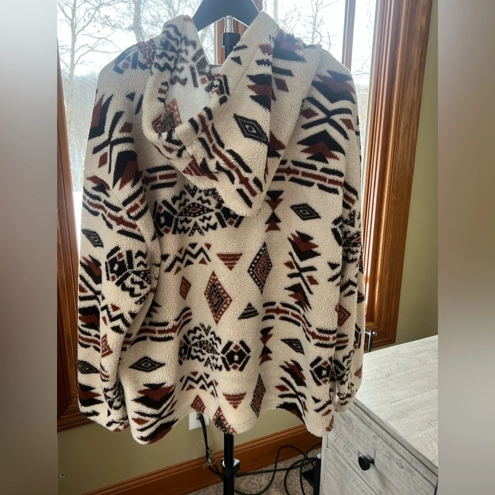 Aztec Pattern Fleece Jacket - Picture 2 of 2